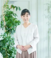 若槻 彩子（わかつき あやこ）